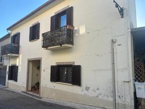 VILLETTA A SCHIERA DI 300m² IN VENDITA A MELIZZANO in Vendita